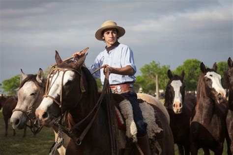 El gaucho! Un drama de la pampa argentina con un poderoso mensaje social